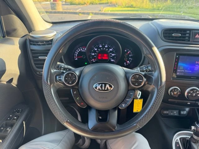 Used 2016 Kia Soul + FWD image 19