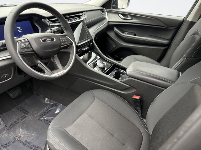 Used 2023 Jeep Grand Cherokee L Laredo image 10