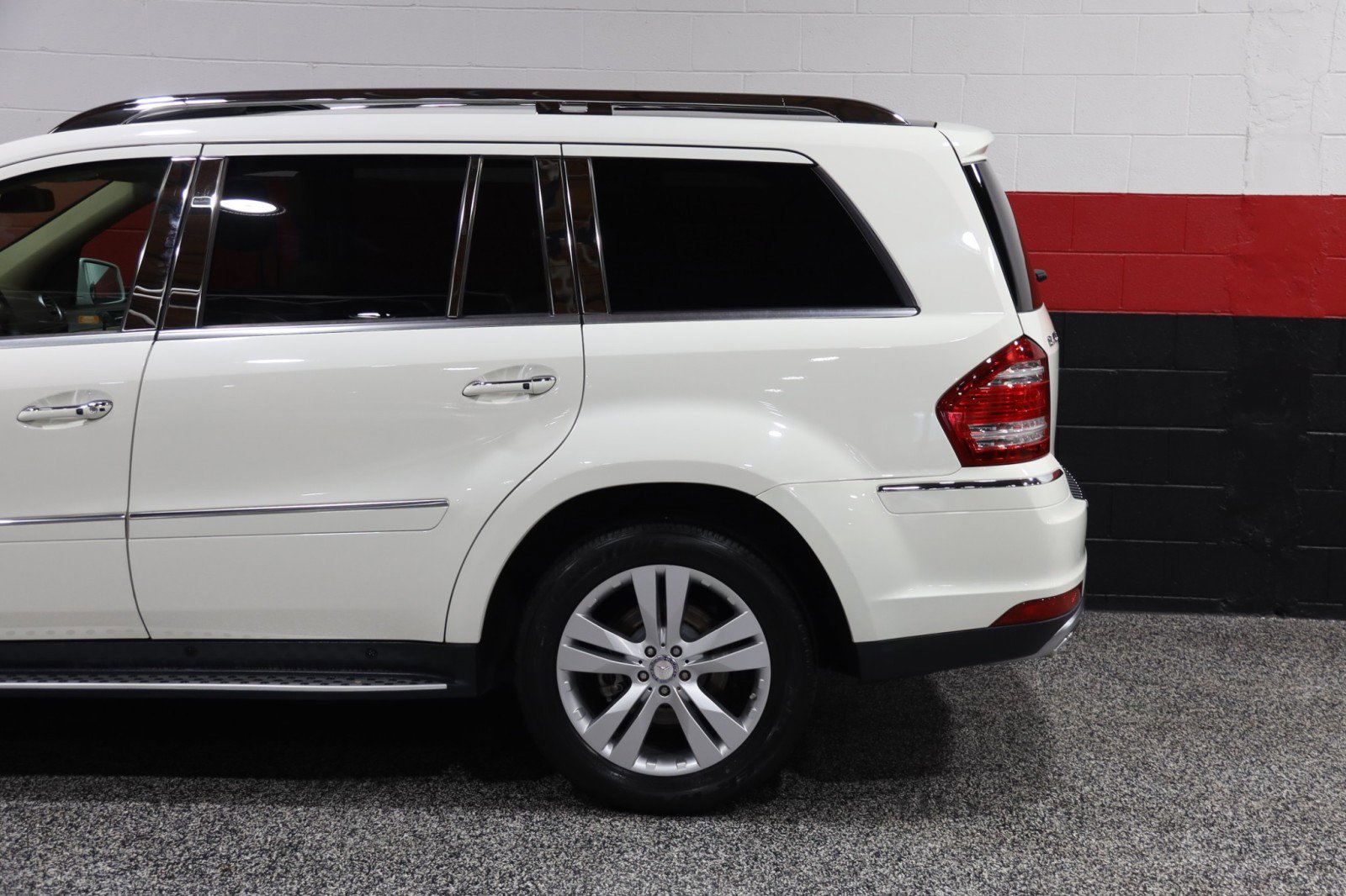 Used 2012 Mercedes-Benz GL 450 4MATIC w/ Premium 2 Pkg image 22