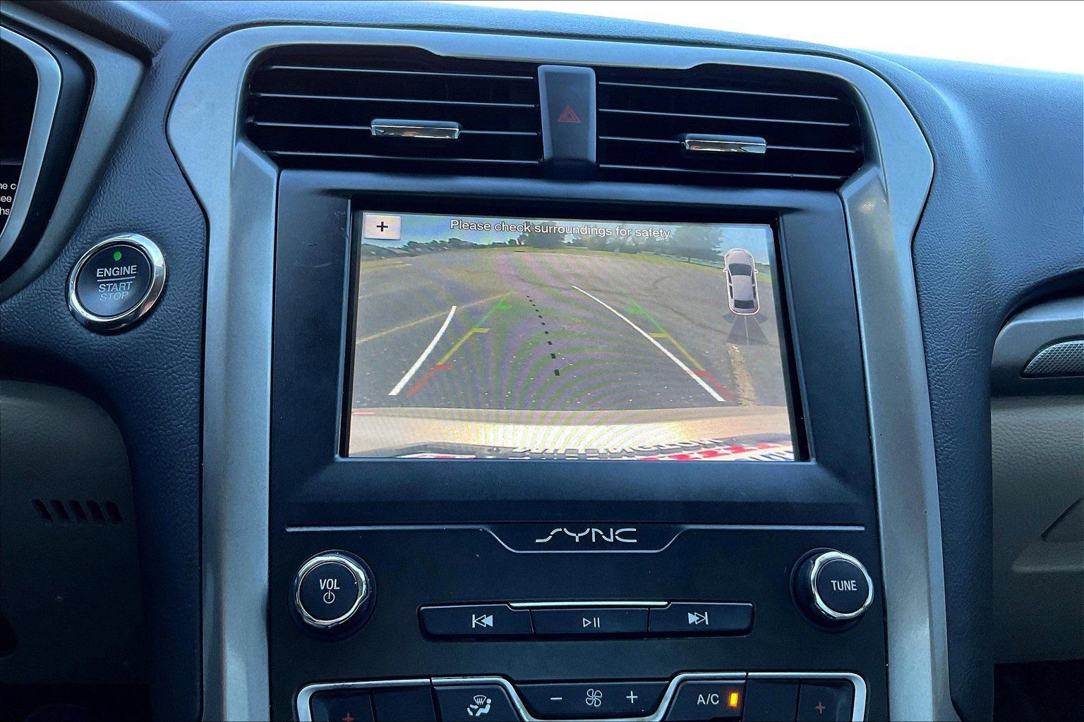 Used 2019 Ford Fusion SE image 28