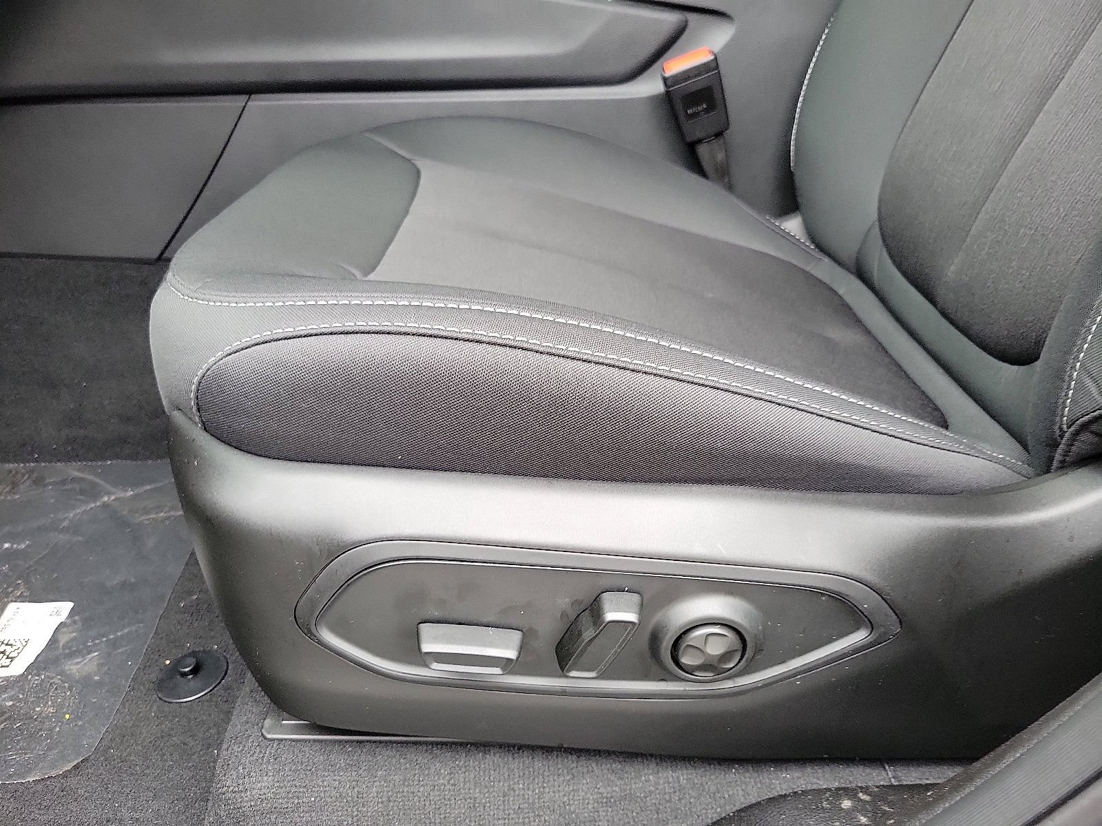 New 2025 Jeep Grand Cherokee Laredo X AWD/4WD image 13