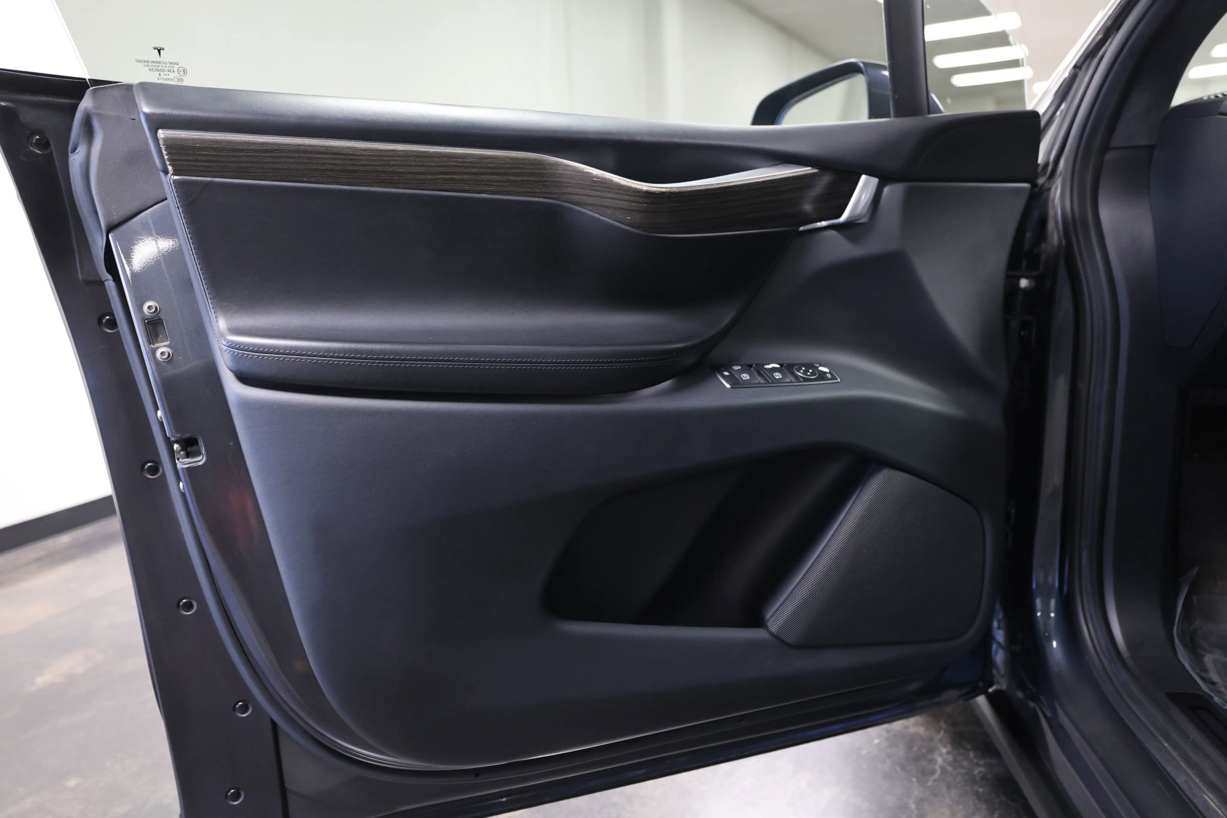 Used 2016 Tesla Model X 90D image 21