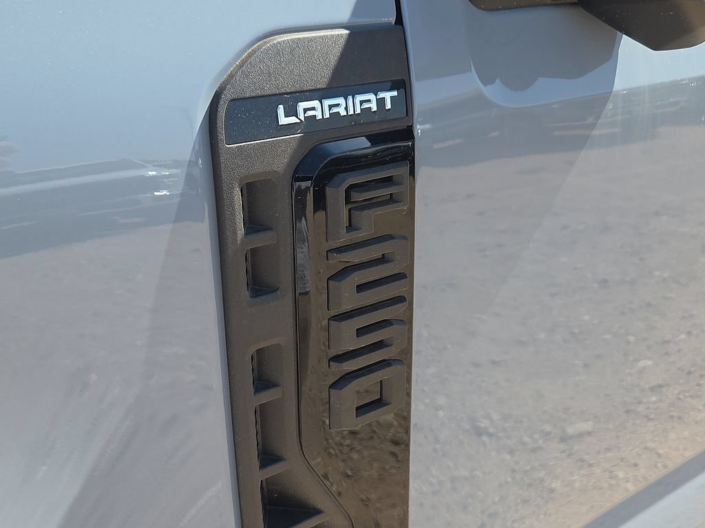 New 2026 Ford F250 Lariat w/ Black Appearance Package AWD/4WD image 13