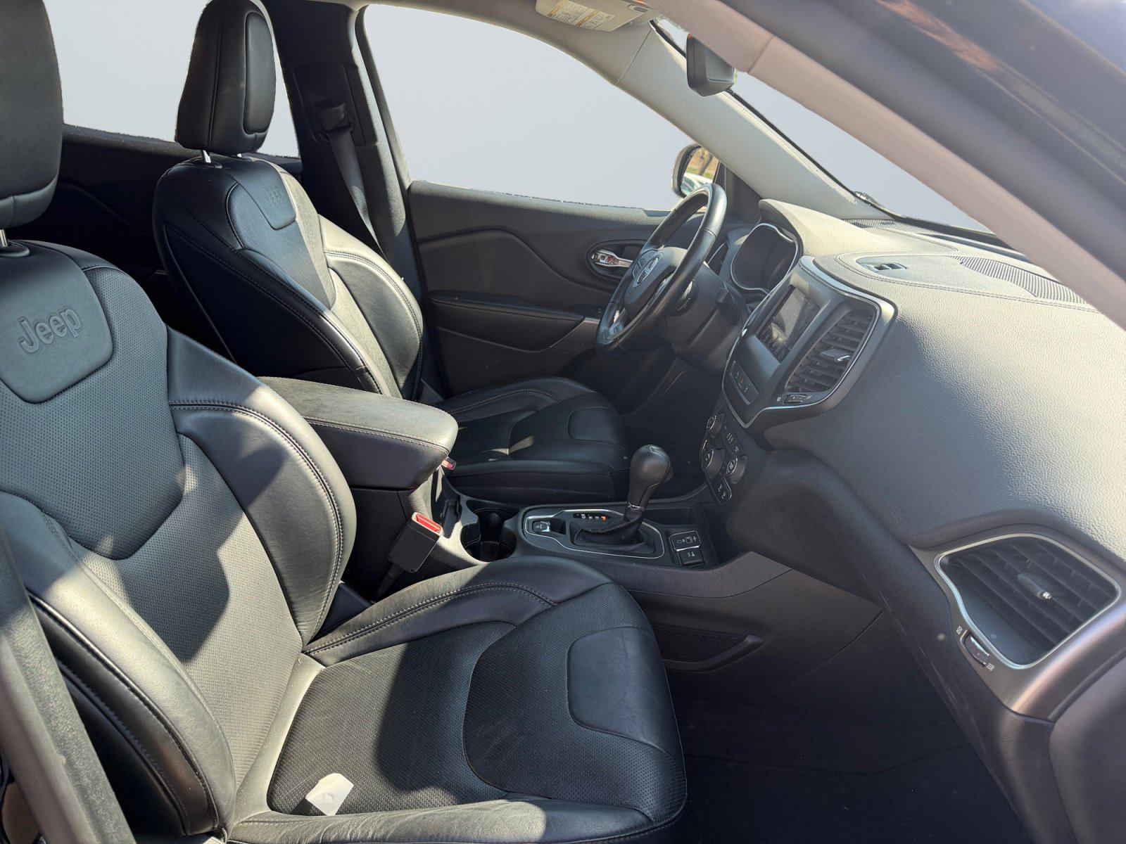 Used 2021 Jeep Cherokee Latitude Lux image 17