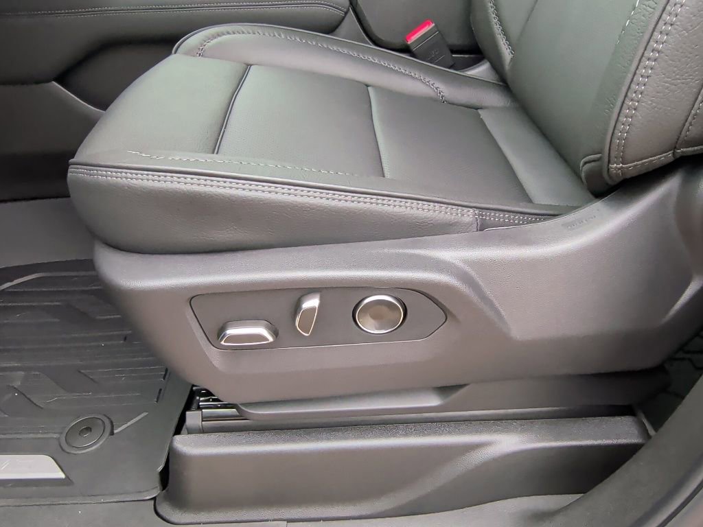 New 2026 GMC Yukon XL Denali w/ Sun & Power Step Package image 14