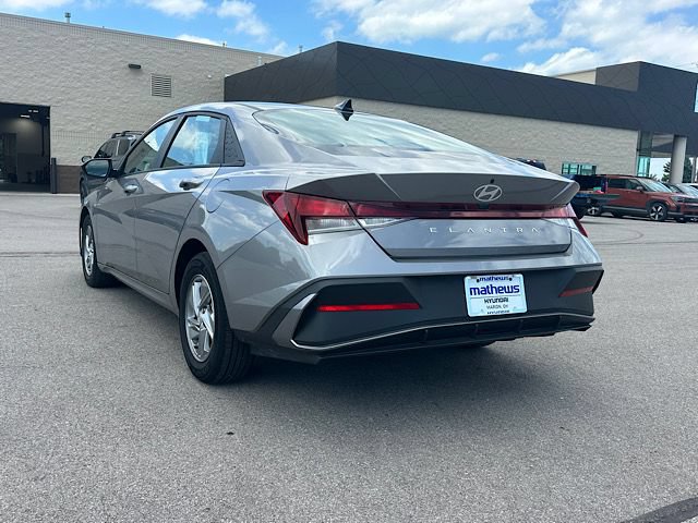 Certified 2024 Hyundai Elantra SE FWD image 4