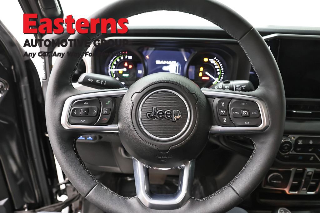 Used 2025 Jeep Wrangler Unlimited Sahara w/ Safety Group image 10