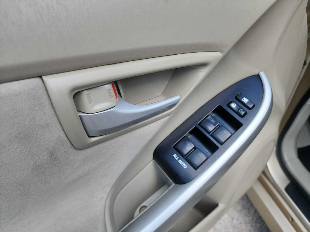 Used 2010 Toyota Prius Two FWD image 11