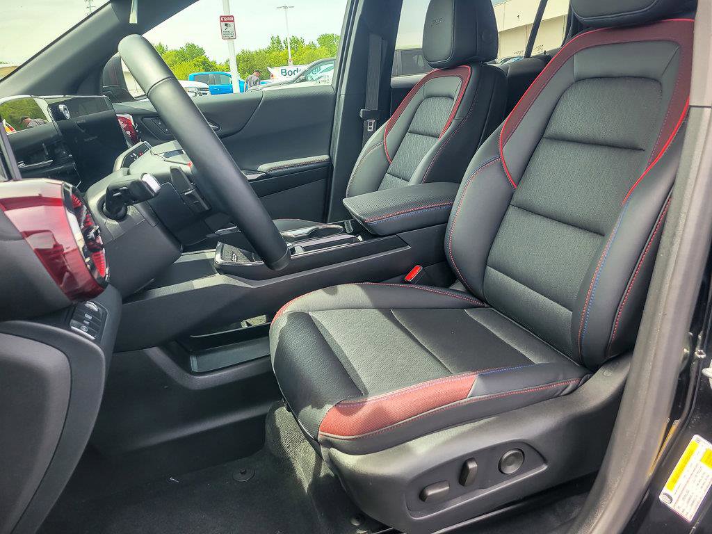 Certified 2025 Chevrolet Equinox RS FWD image 10