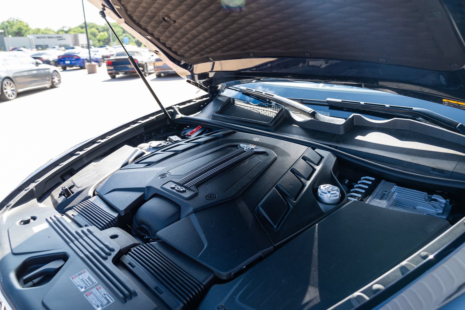 Used 2021 Bentley Bentayga AWD/4WD image 53