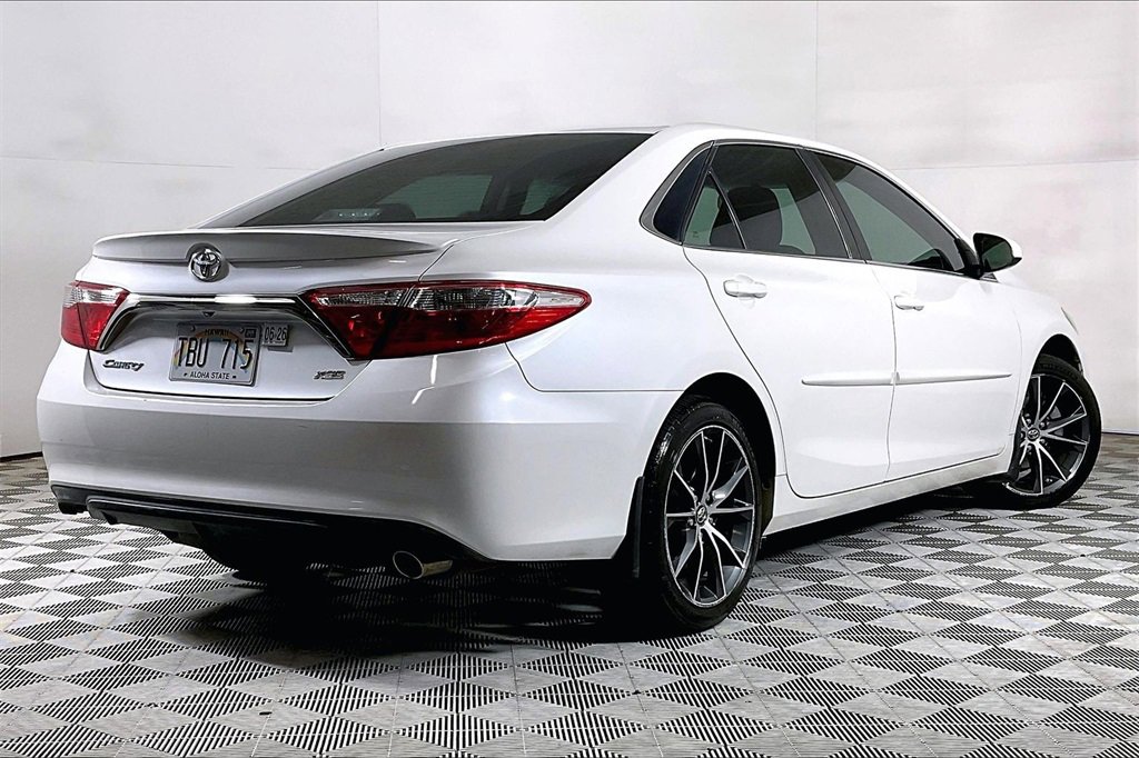 Used 2017 Toyota Camry XSE image 9