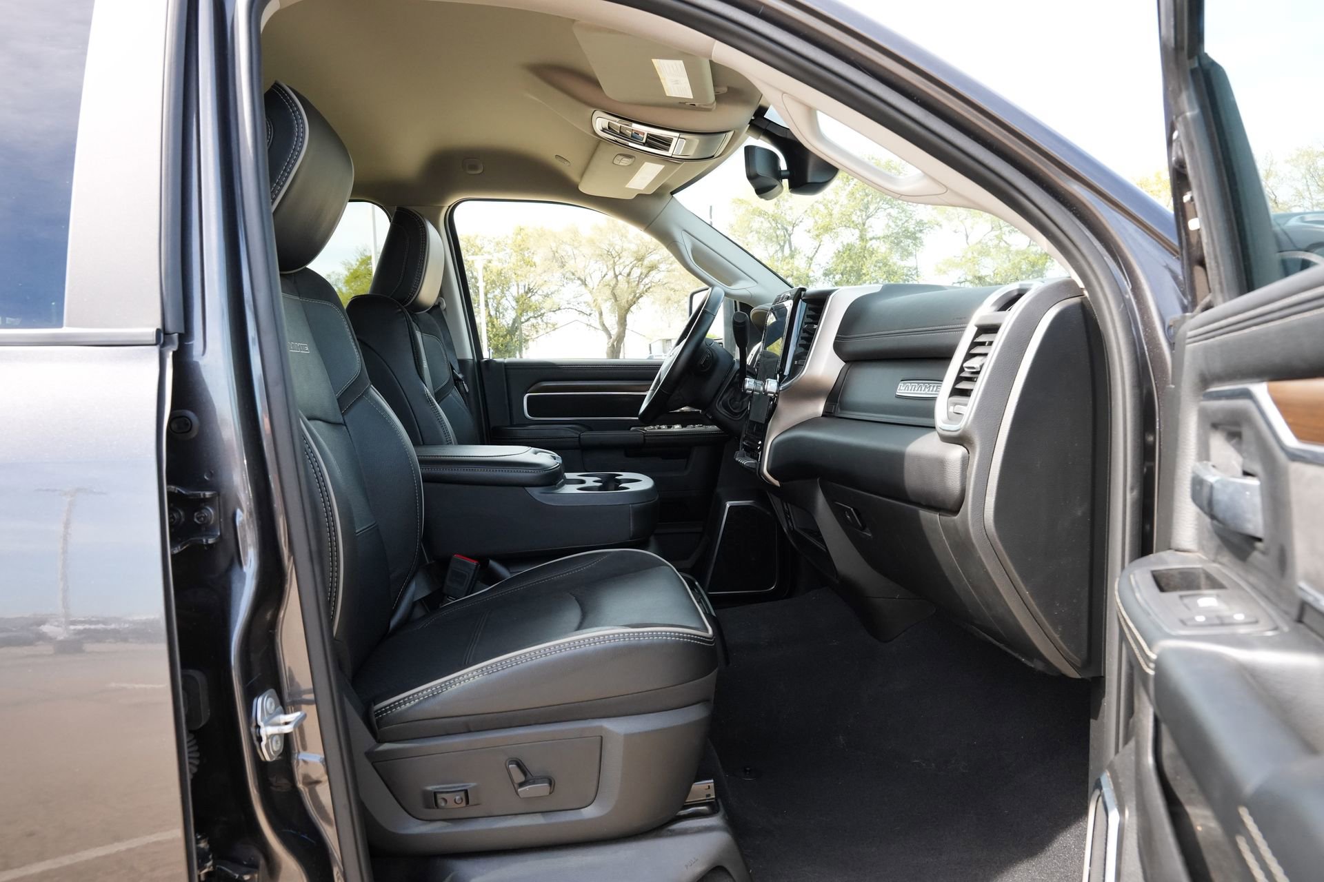 Used 2024 RAM 2500 Laramie image 25