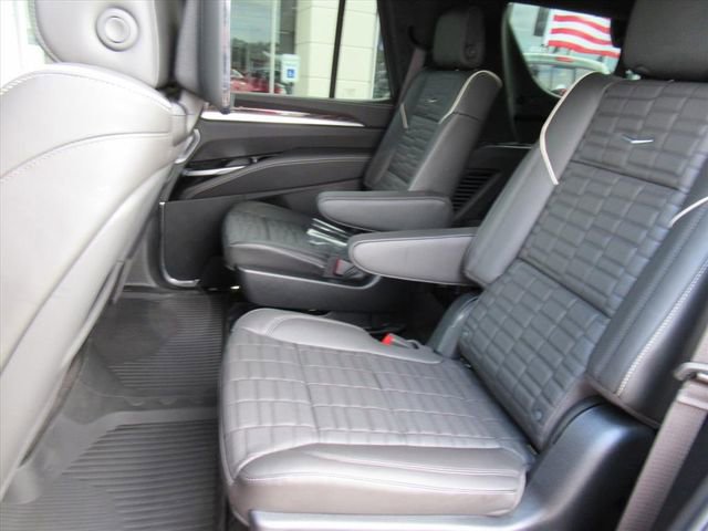 Certified 2026 Cadillac Escalade Platinum Sport w/ LPO, ONYX Package AWD/4WD image 31