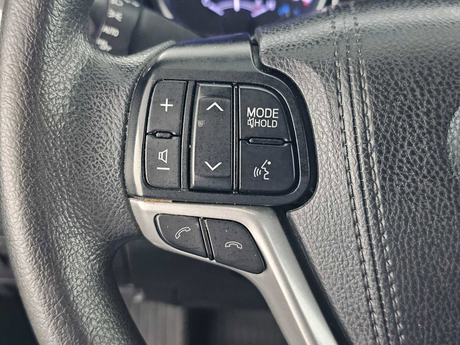 Used 2019 Toyota Highlander LE FWD image 26