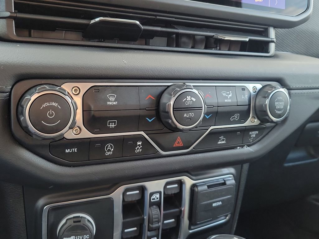 Certified 2024 Jeep Wrangler Unlimited Rubicon image 30