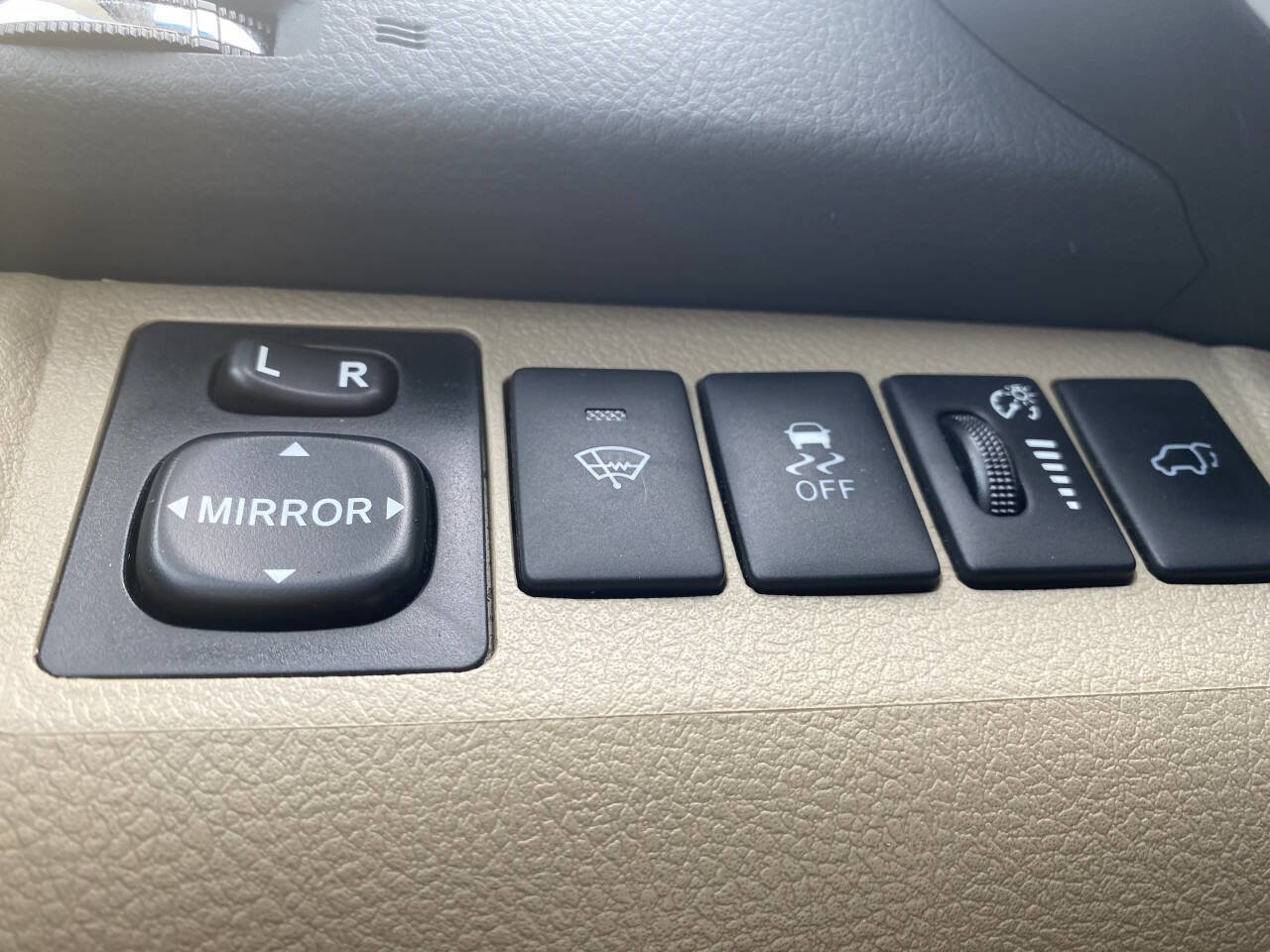 Used 2013 Toyota Highlander Limited image 37