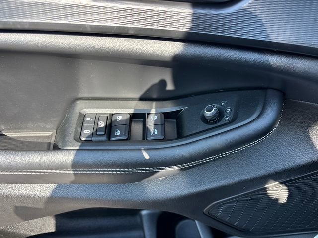 Used 2024 Jeep Grand Cherokee L Altitude AWD/4WD image 17