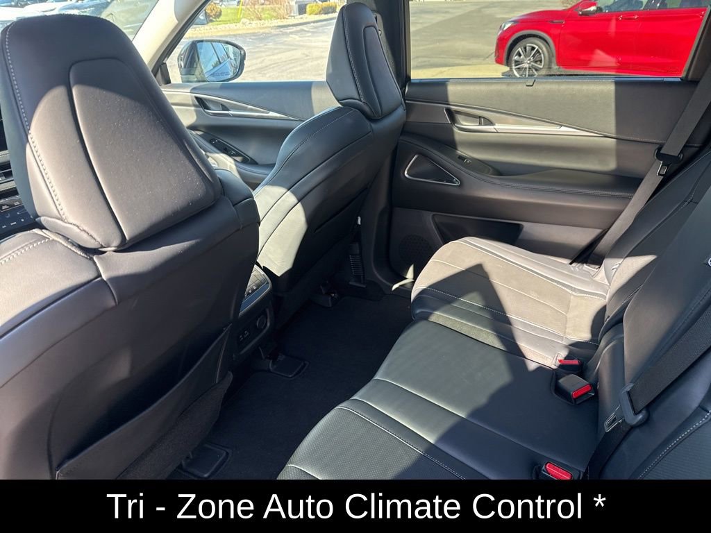 Certified 2023 INFINITI QX60 Luxe w/ Performance Audio Package image 27