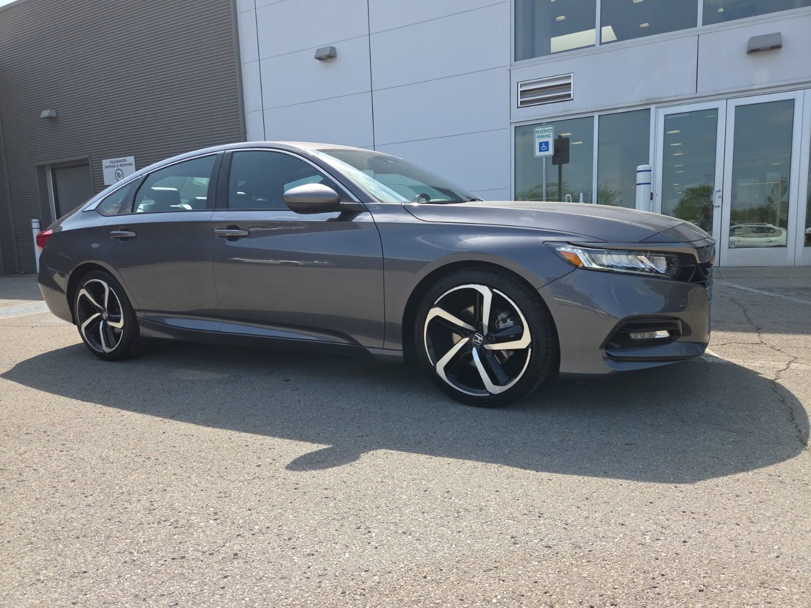 Used 2020 Honda Accord Sport image 2