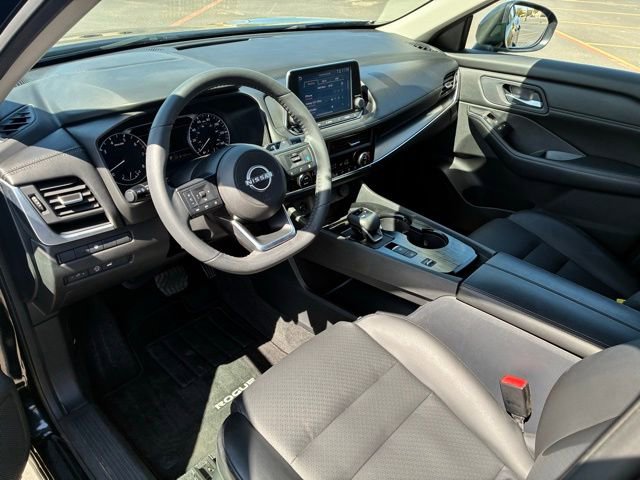 Certified 2024 Nissan Rogue SV w/ SV Premium Package FWD image 10
