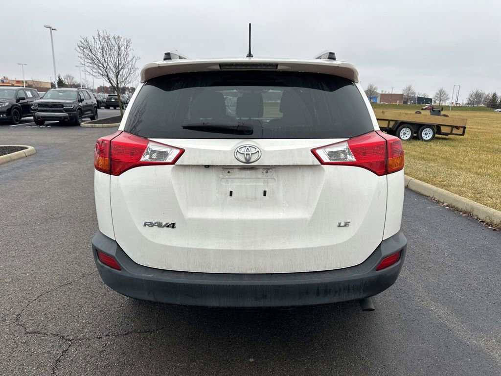 Used 2015 Toyota RAV4 LE image 9