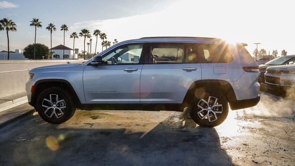 Certified 2024 Jeep Grand Cherokee L Limited w/ Luxury Tech Group II image 47