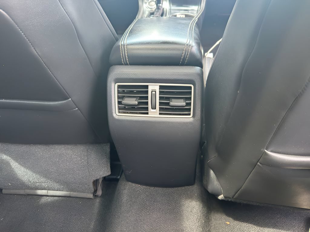 Used 2017 Nissan Maxima Platinum FWD image 18