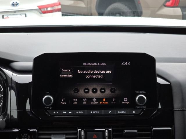 Used 2025 Nissan Pathfinder SV image 13