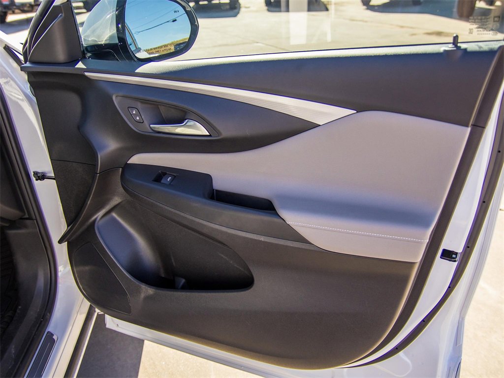 Certified 2025 Buick Envista Avenir image 19