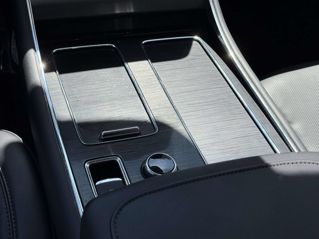 Used 2025 Lincoln Aviator AWD image 18