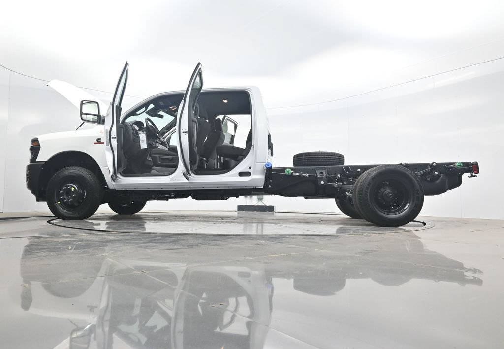 New 2026 RAM 3500 Tradesman AWD/4WD image 47