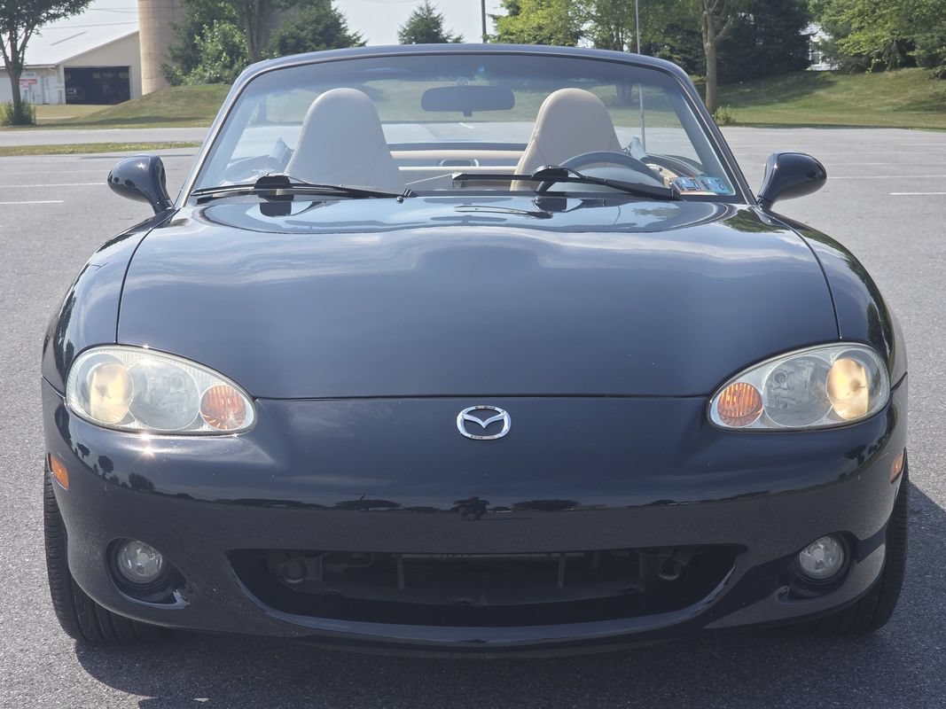 Used 2001 MAZDA MX-5 Miata RWD image 3
