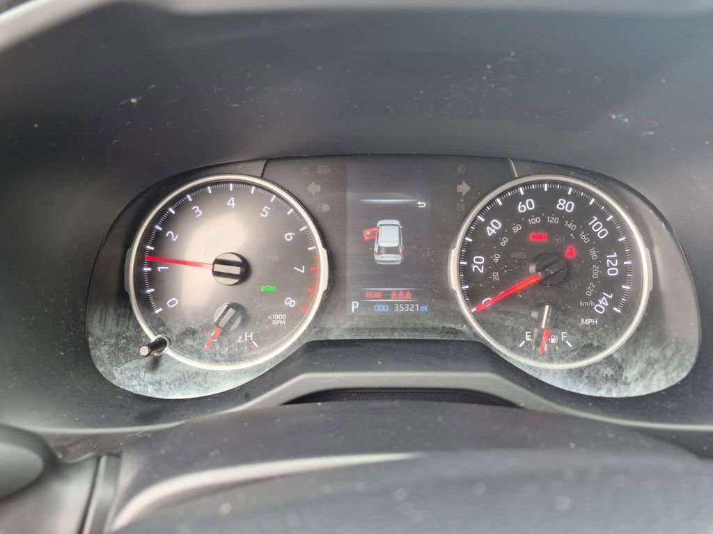 Used 2021 Toyota RAV4 XLE Premium image 17