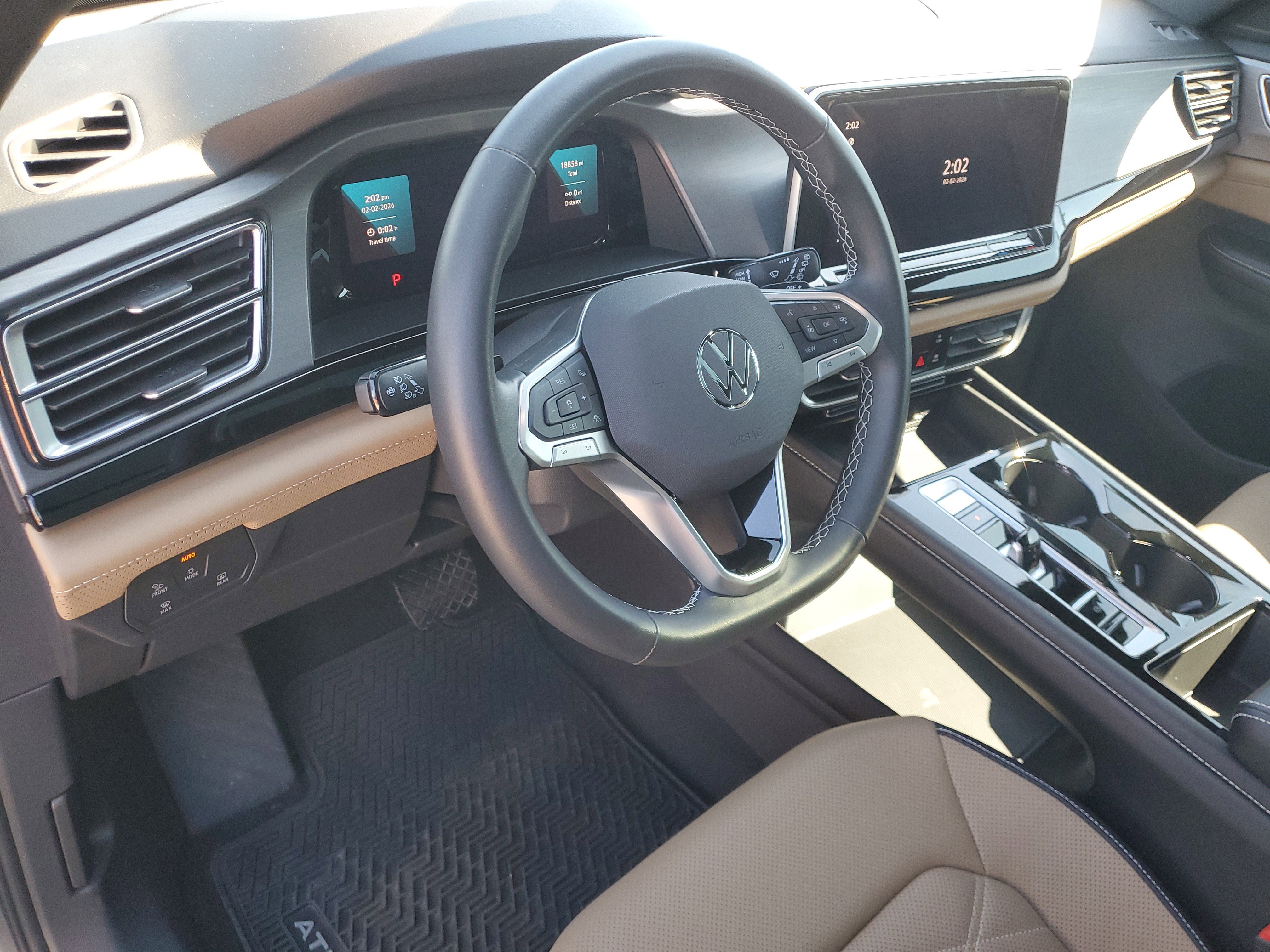 Used 2024 Volkswagen Atlas Cross Sport SE w/ Panoramic Sunroof Package image 12