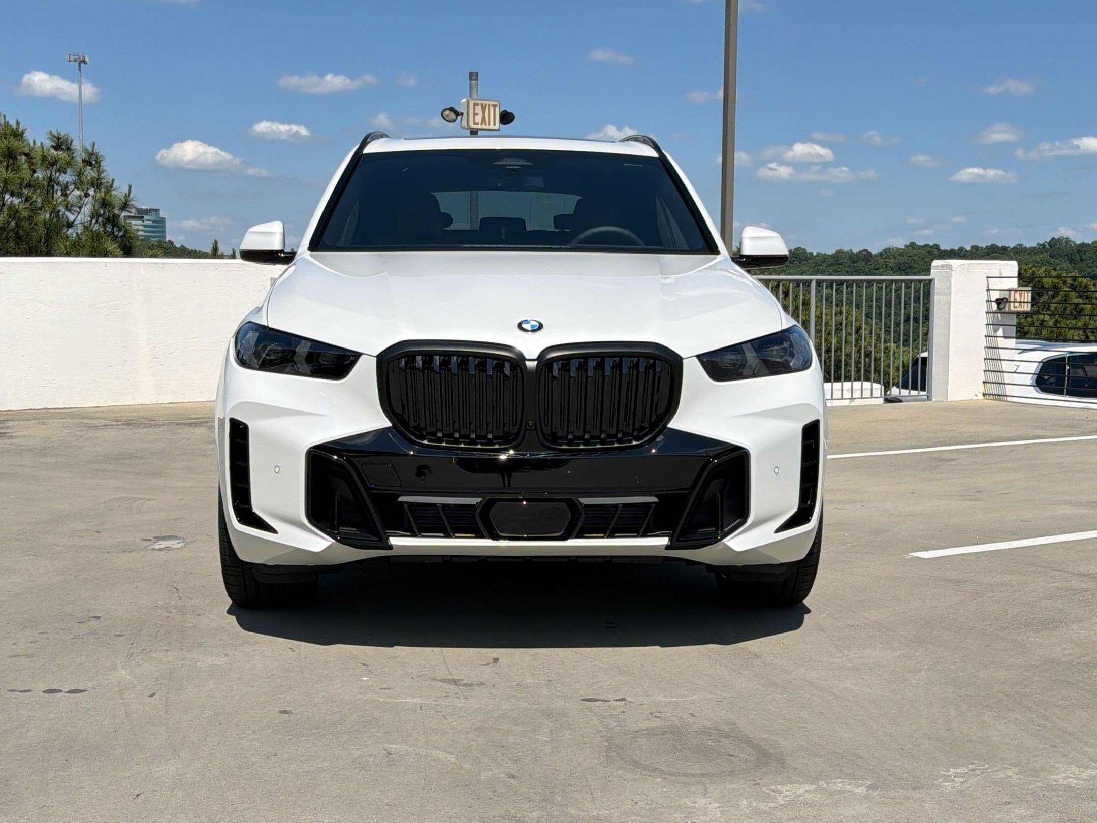 New 2026 BMW X5 xDrive40i w/ M Sport Package AWD/4WD image 5