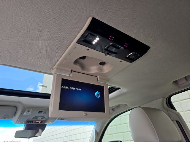 Used 2018 Cadillac Escalade ESV Premium Luxury AWD/4WD image 27