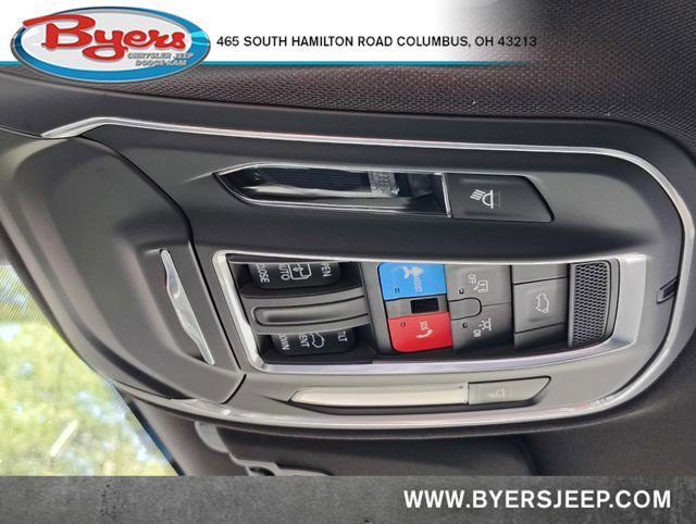 New 2025 Jeep Grand Cherokee Altitude image 28
