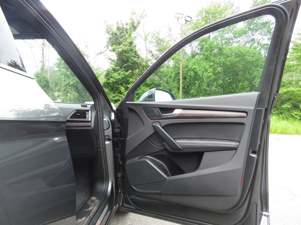 Used 2022 Audi Q5 2.0T Premium Plus AWD/4WD image 12
