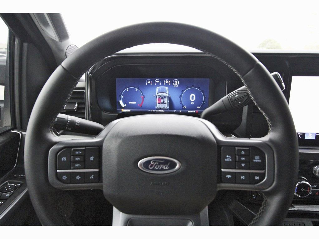 Used 2025 Ford F250 Lariat w/ Black Appearance Package image 16