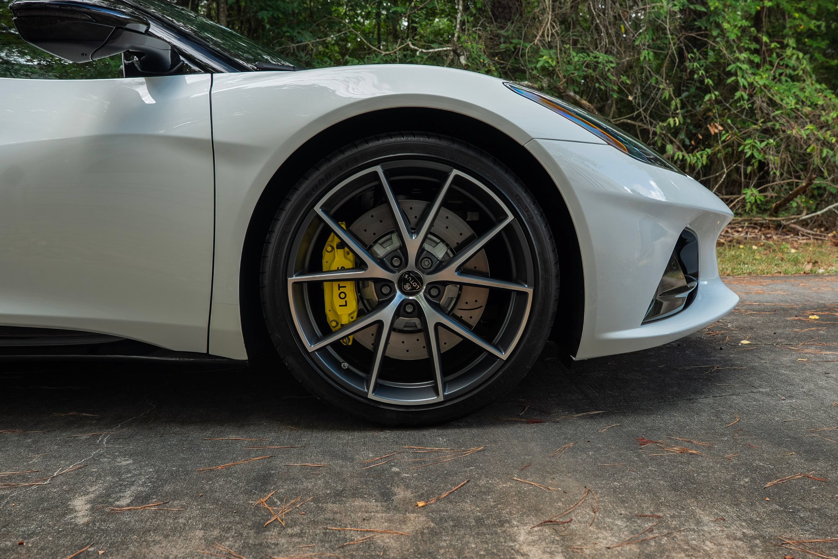 Used 2025 Lotus Emira RWD image 6