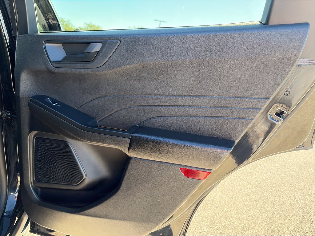 Used 2025 Ford Escape Active AWD/4WD image 30