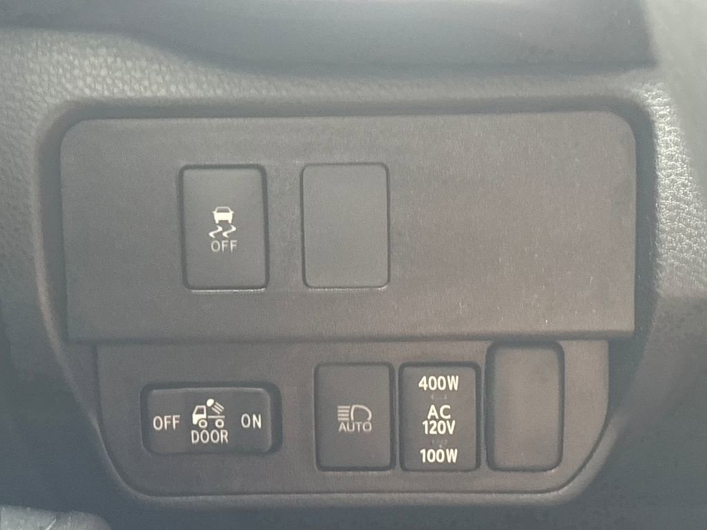 Used 2021 Toyota Tacoma TRD Off-Road AWD/4WD image 25
