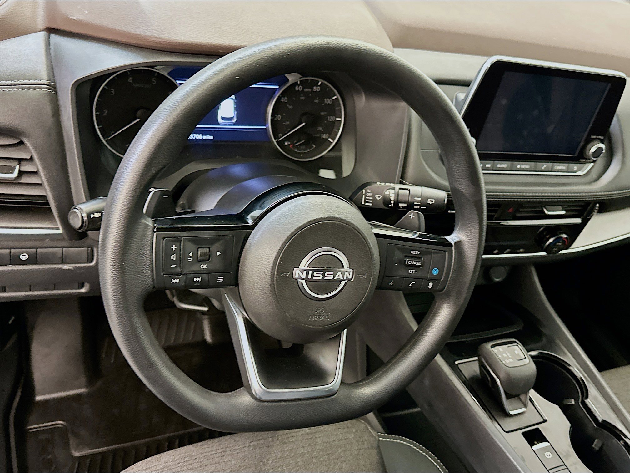 Used 2023 Nissan Rogue SV image 18