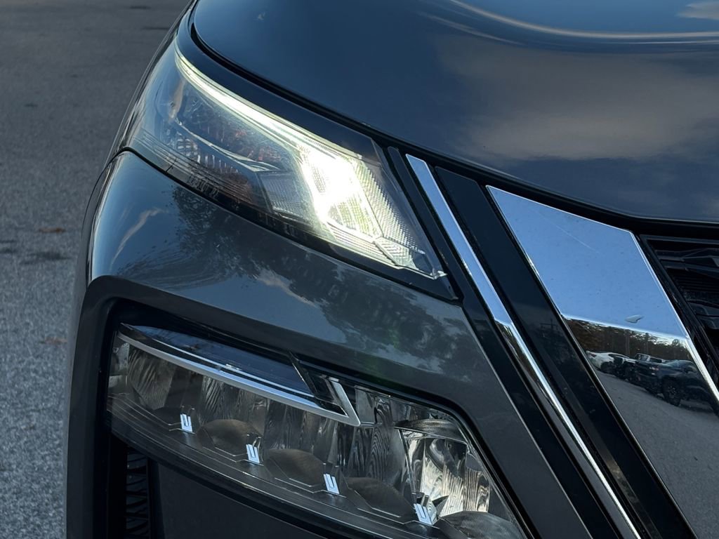 Used 2023 Nissan Rogue SV image 27