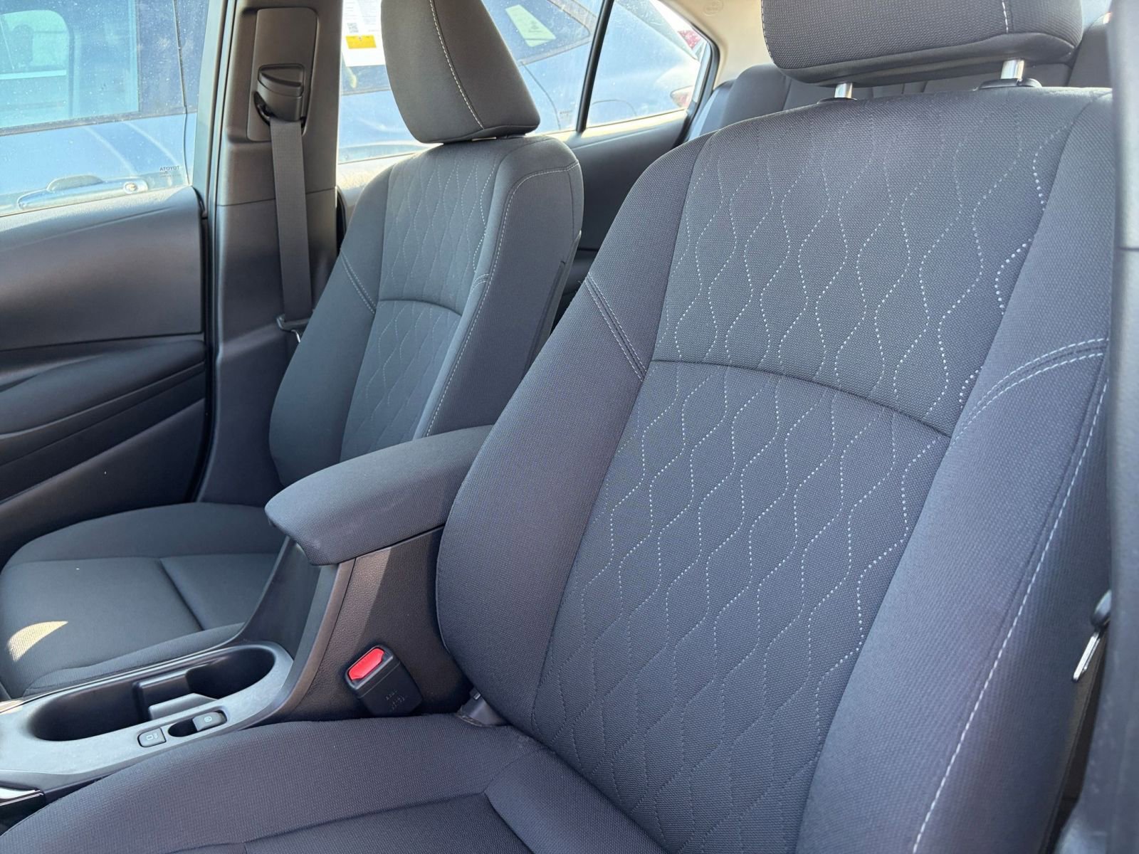 Used 2025 Toyota Corolla LE image 34