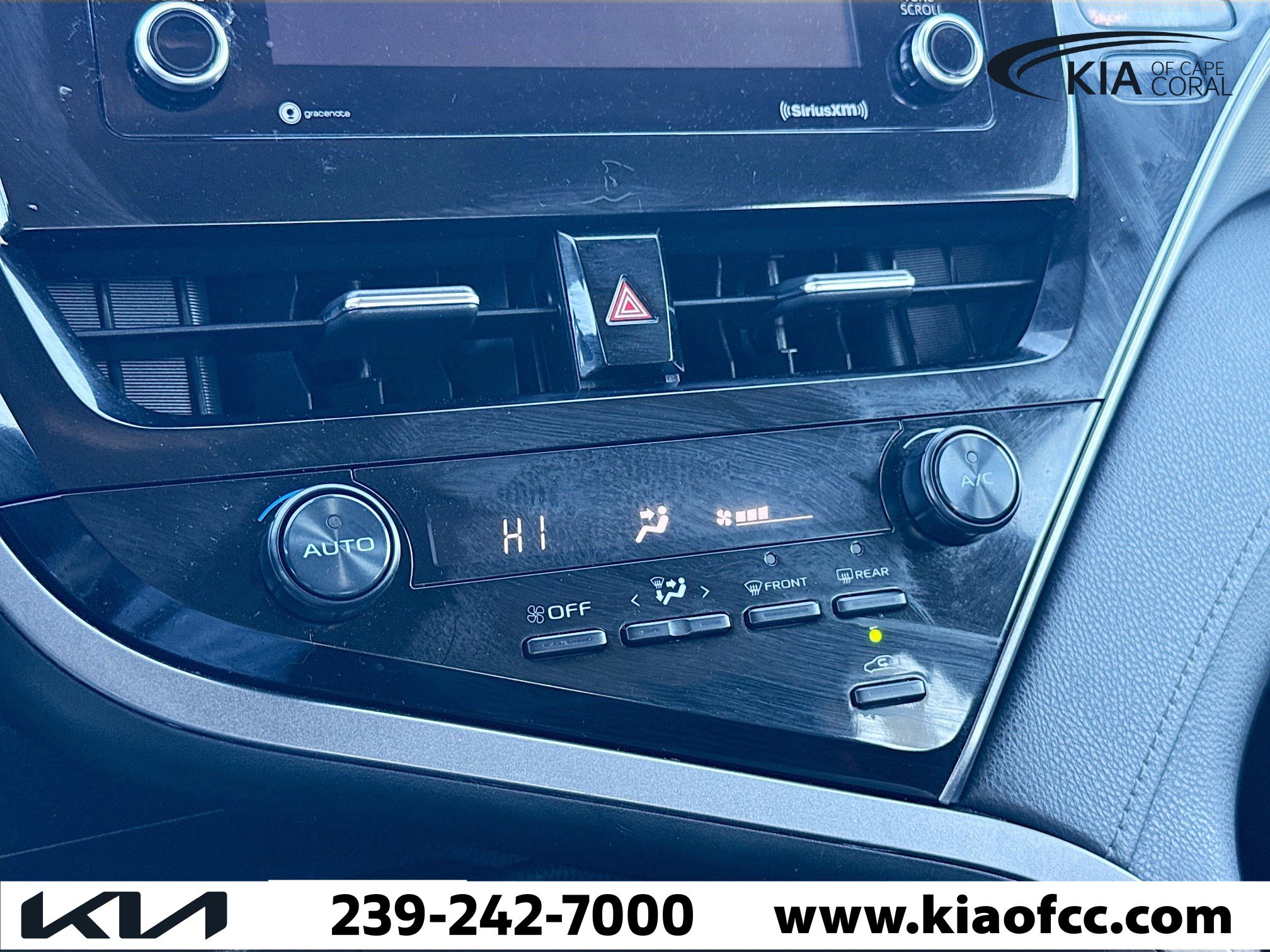 Used 2021 Toyota Camry SE image 29