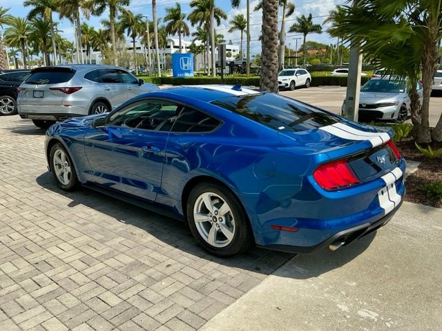 Used 2022 Ford Mustang Coupe image 4