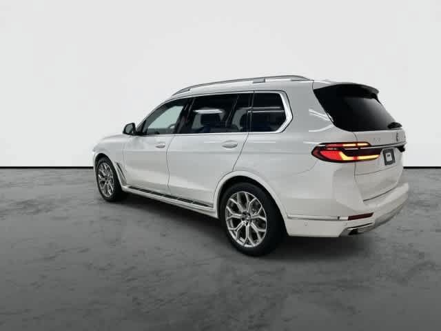 Used 2025 BMW X7 xDrive40i AWD/4WD image 9