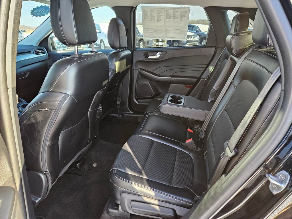 Used 2024 Ford Escape Platinum image 28