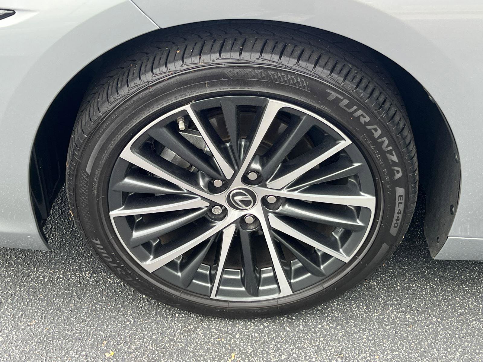 Certified 2025 Lexus ES 300h w/ Premium Package image 12